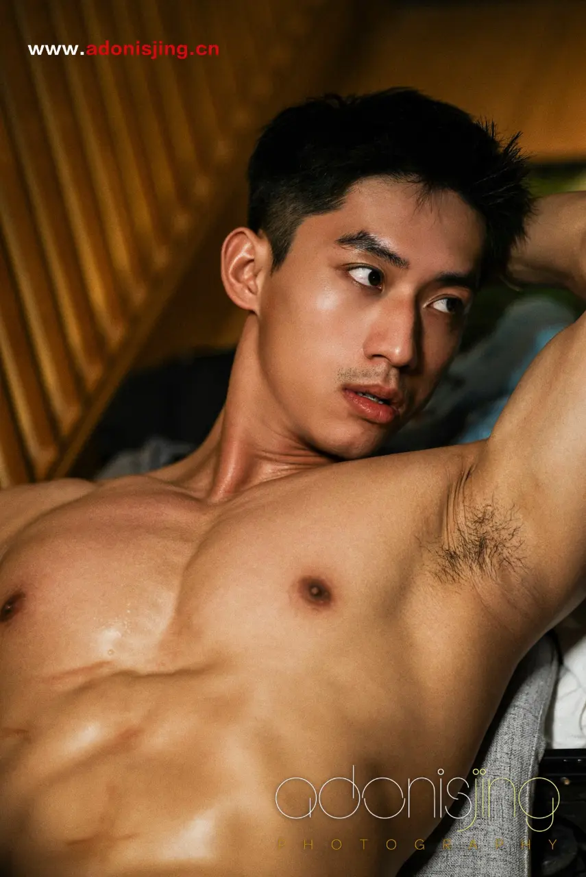 Adonisjing Model : John