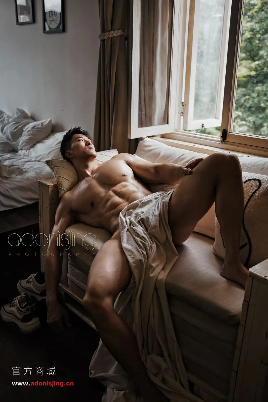Adonisjing Model : John