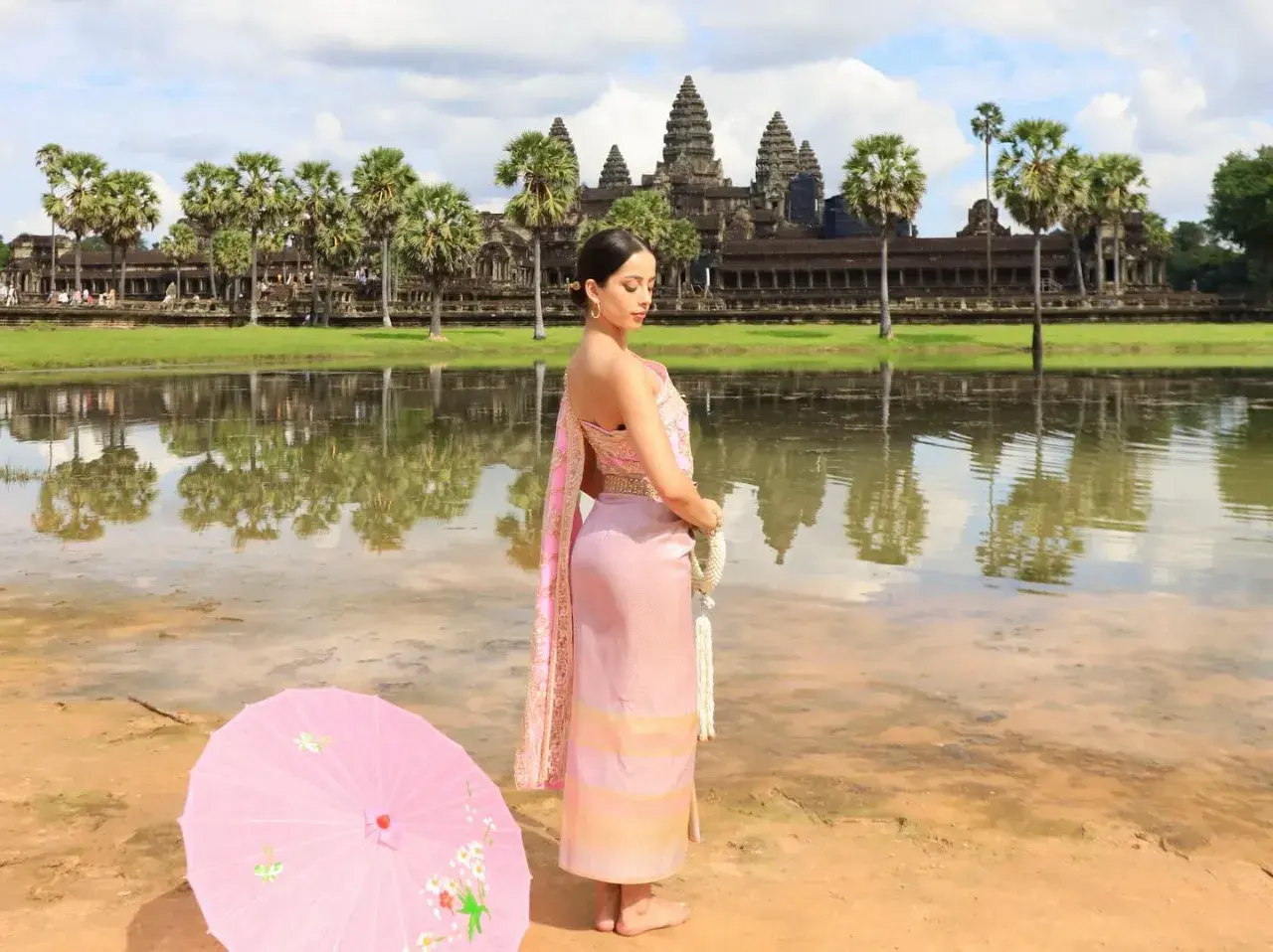 Amy in Thai Dress at Angkor Wat, Former Temple of Siam  🇹🇭
