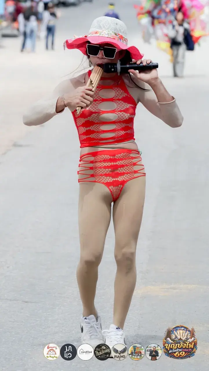 ม่วนๆนักดนตรีชายแท้..คำหว้ามิวสิค