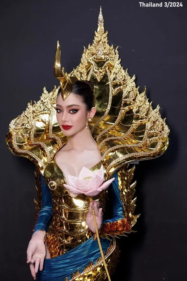 QUEEN SOMA Thai Creative Costume 🇹🇭