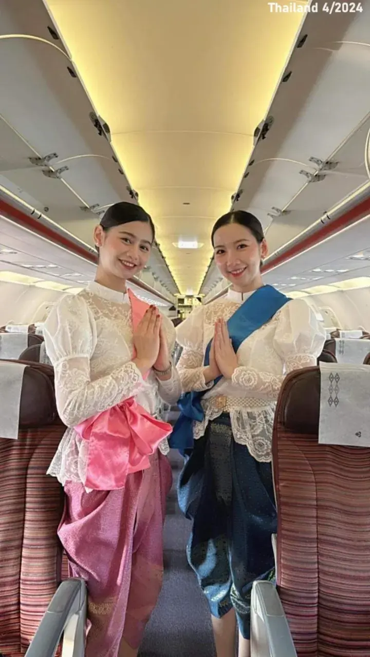Thai Airways Flight Attendants in Traditional Dresses 🇹🇭