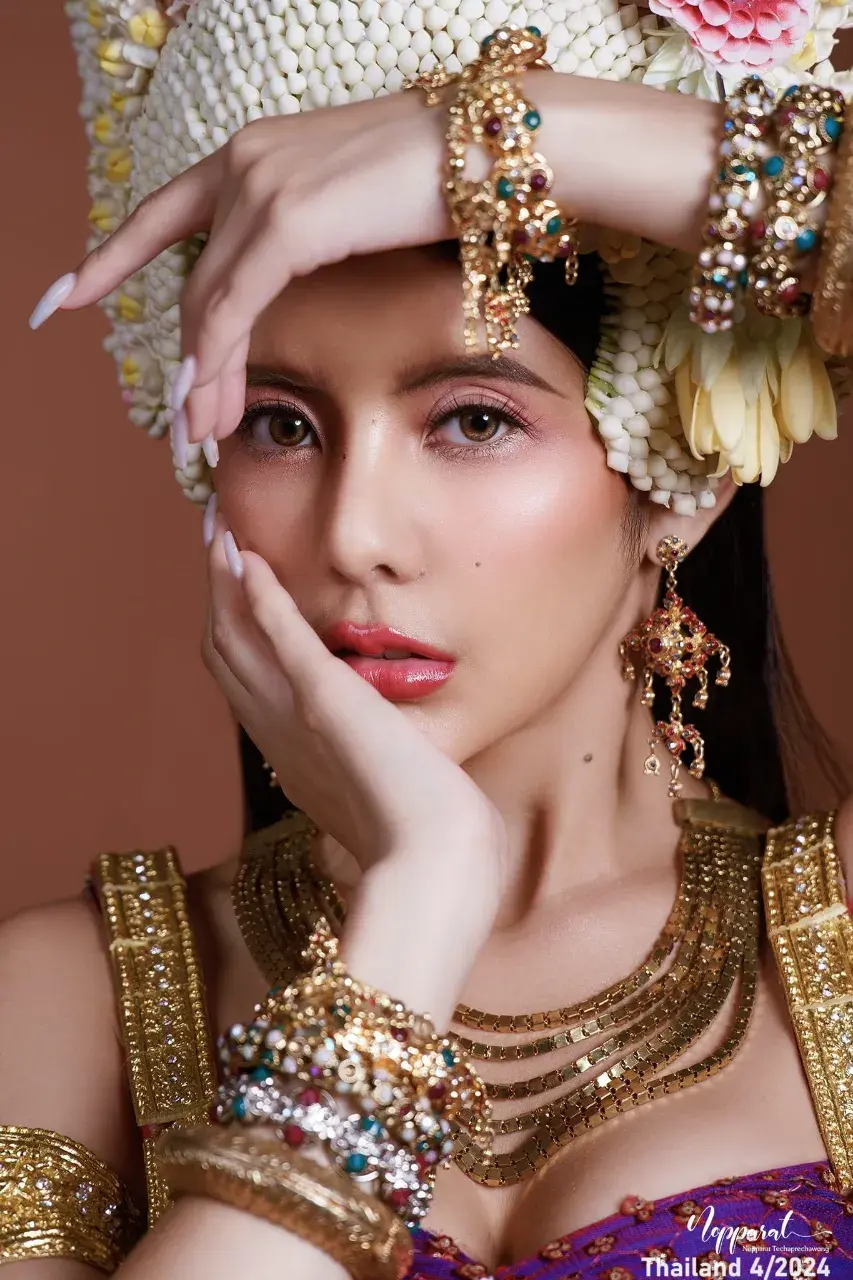 Mahothorn Devi in Thai Apsara Costume 🇹🇭
