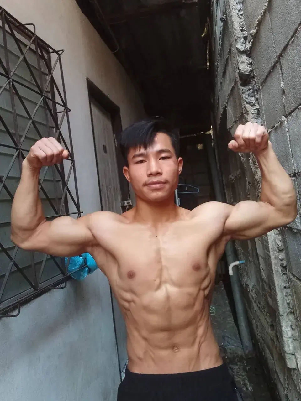 หนุ่มหล่อบ้านๆล่ำๆ