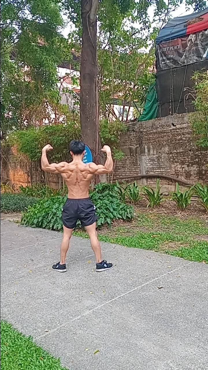 หนุ่มหล่อบ้านๆล่ำๆ