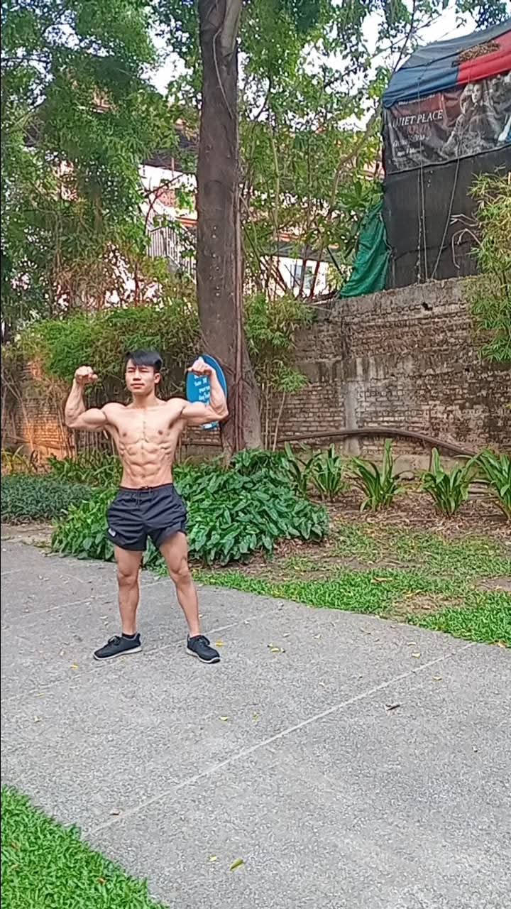หนุ่มหล่อบ้านๆล่ำๆ