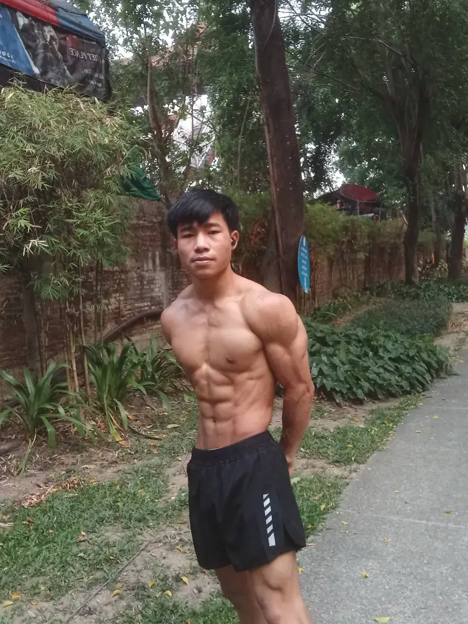 หนุ่มหล่อบ้านๆล่ำๆ