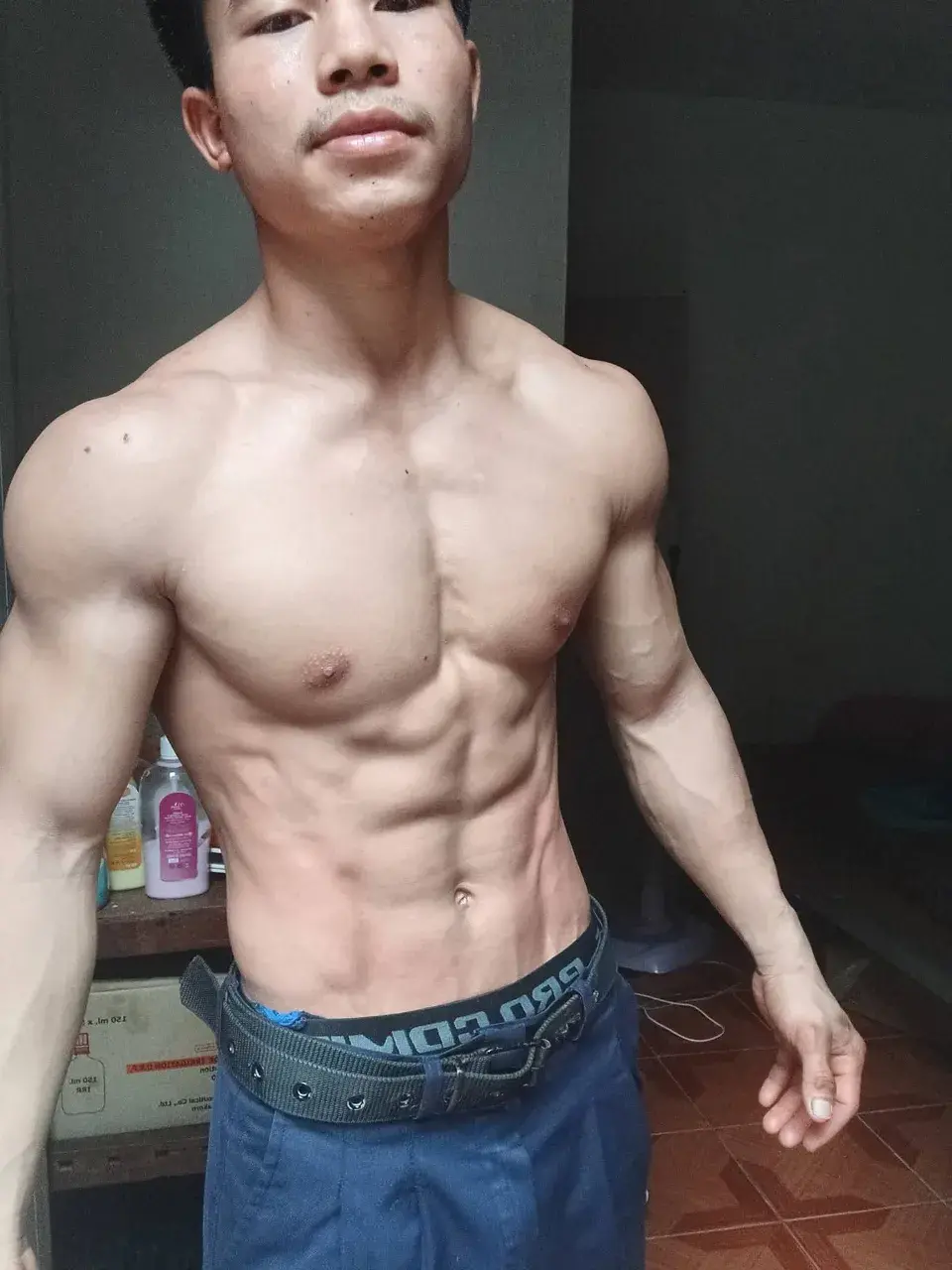 หนุ่มหล่อบ้านๆล่ำๆ