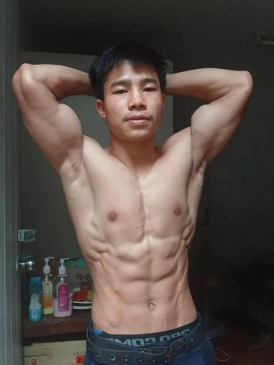 หนุ่มหล่อบ้านๆล่ำๆ