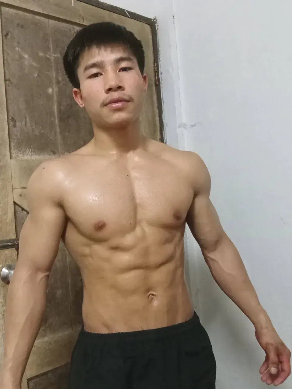หนุ่มหล่อบ้านๆล่ำๆ