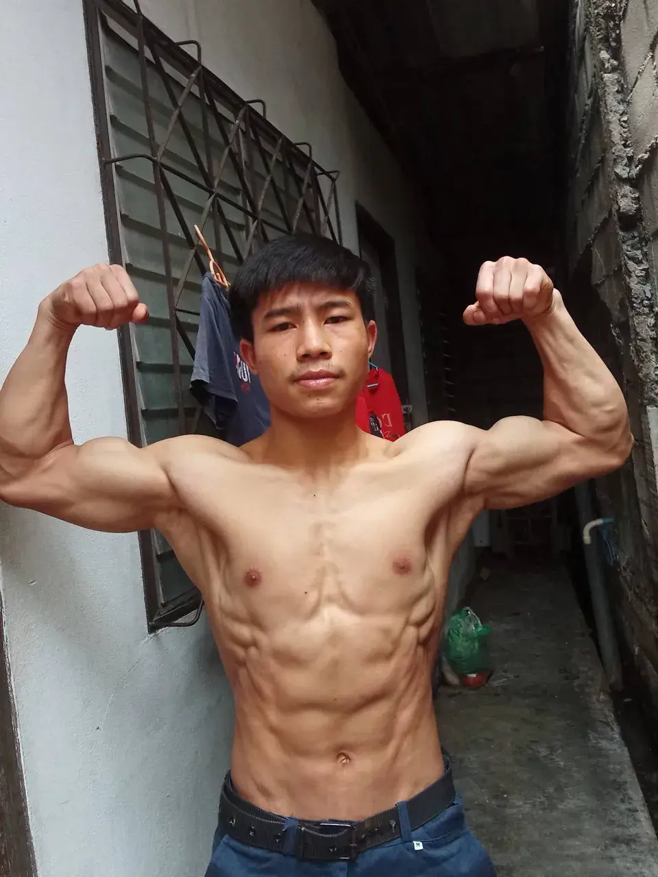 หนุ่มหล่อบ้านๆล่ำๆ