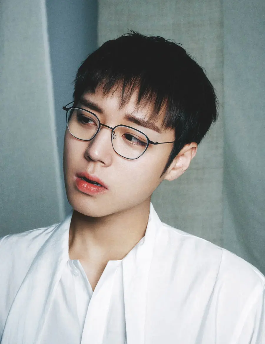Park Jihoon @ SINGLES Korea May 2026