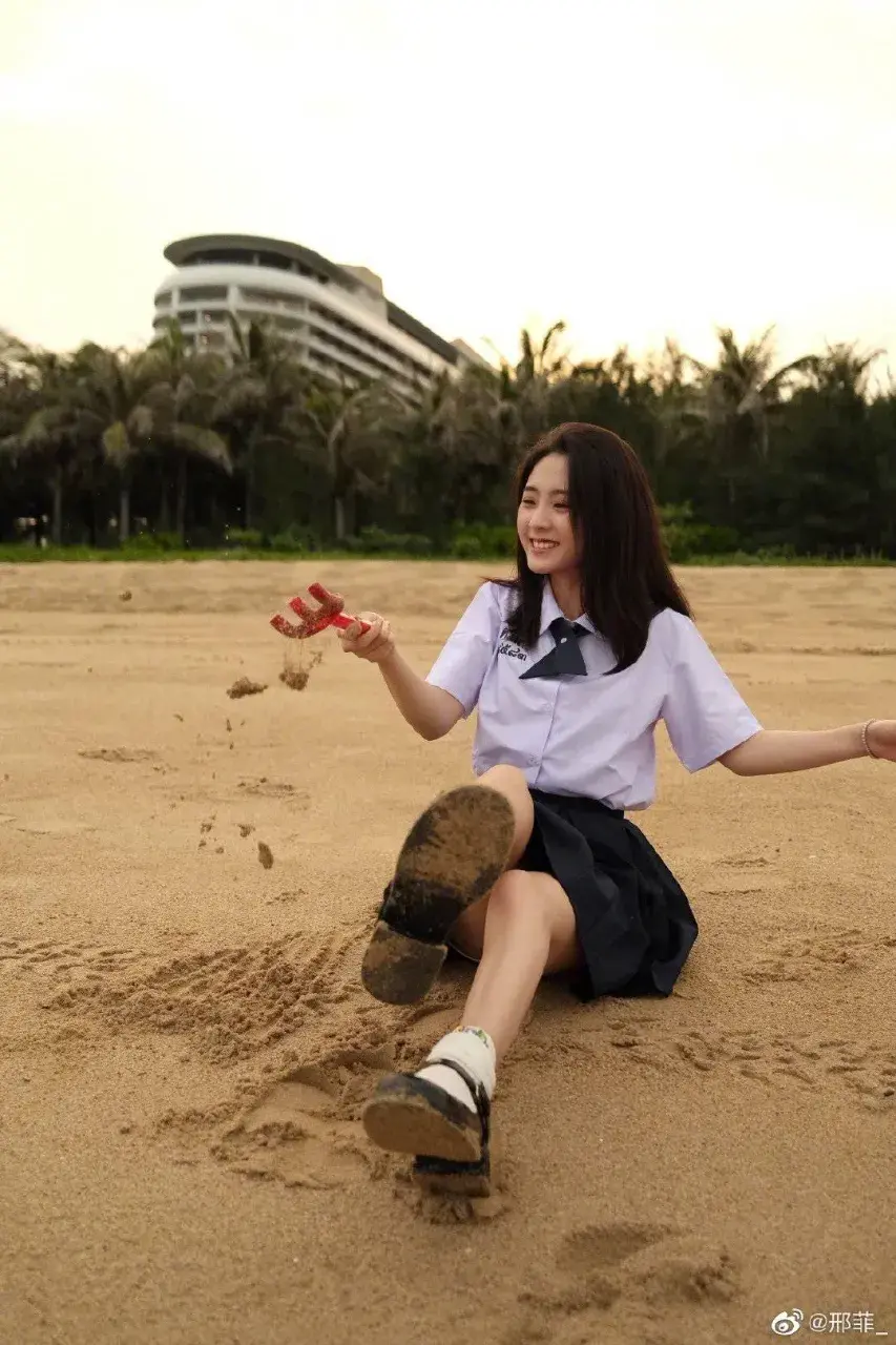 Xing Fei in Thai Student Uniform 🇹🇭