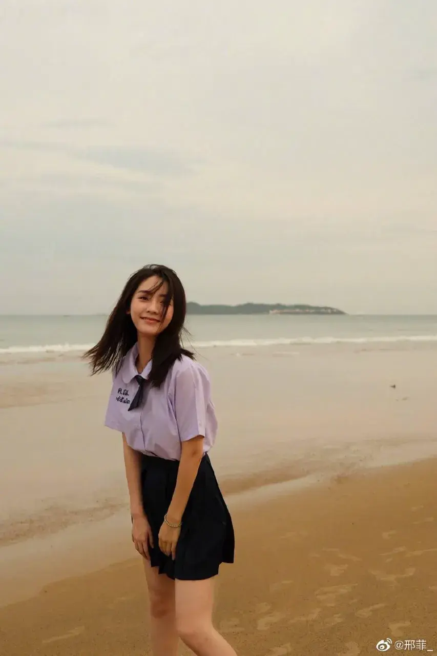 Xing Fei in Thai Student Uniform 🇹🇭