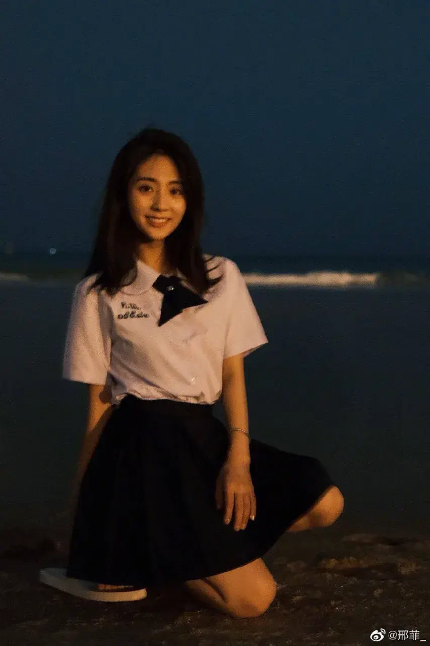 Xing Fei in Thai Student Uniform 🇹🇭