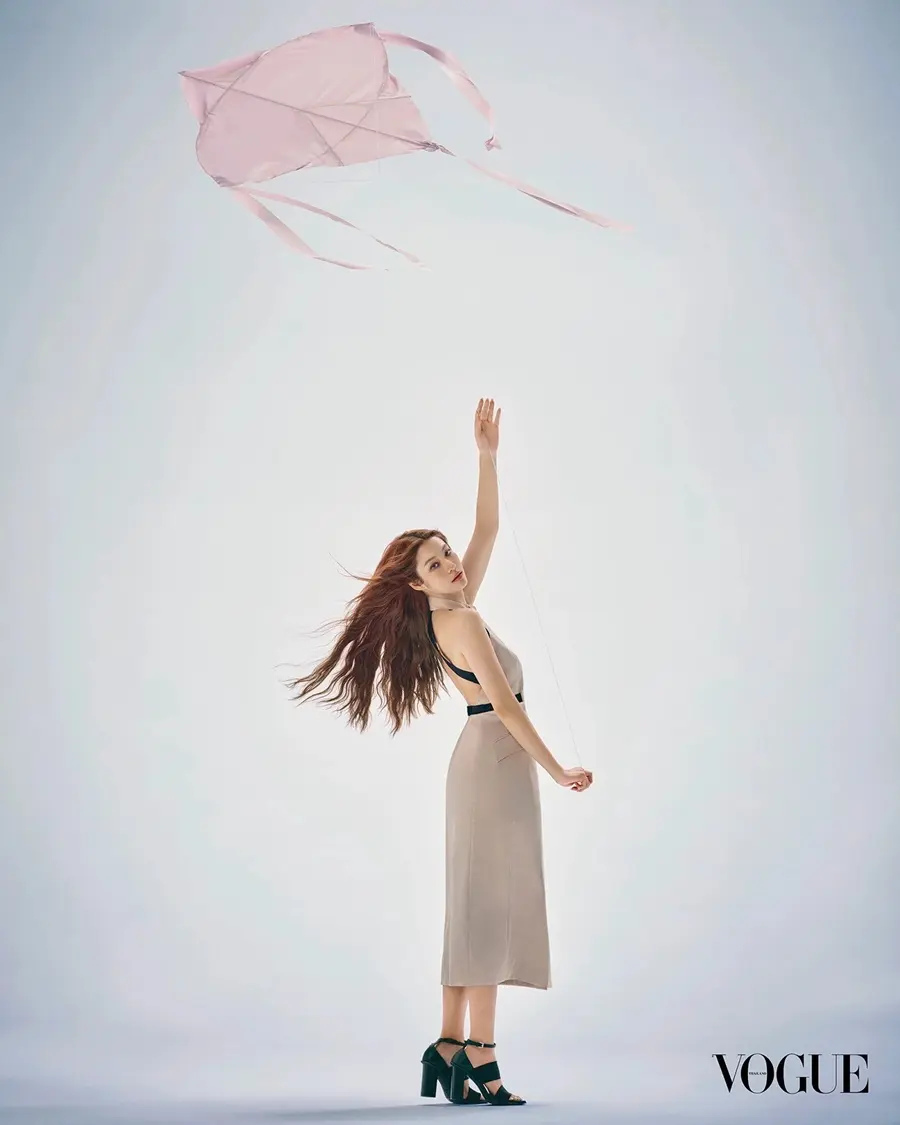 น้ำตาล ทิพนารี @ VOGUE Thailand May 2026