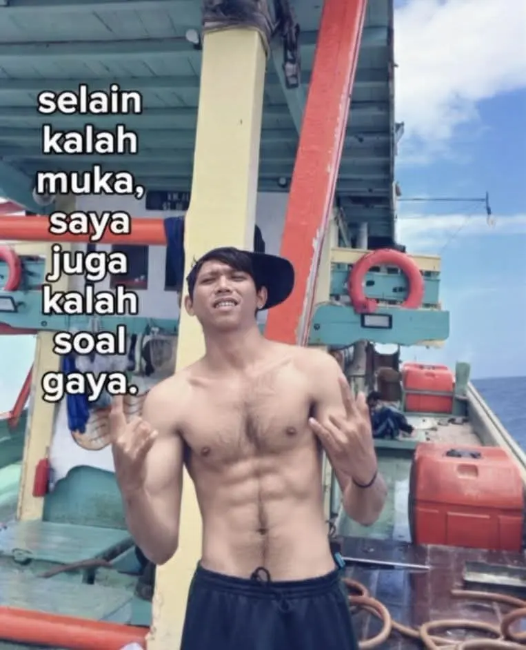หนุ่มหาปลากับชีวิตบนเรือ
