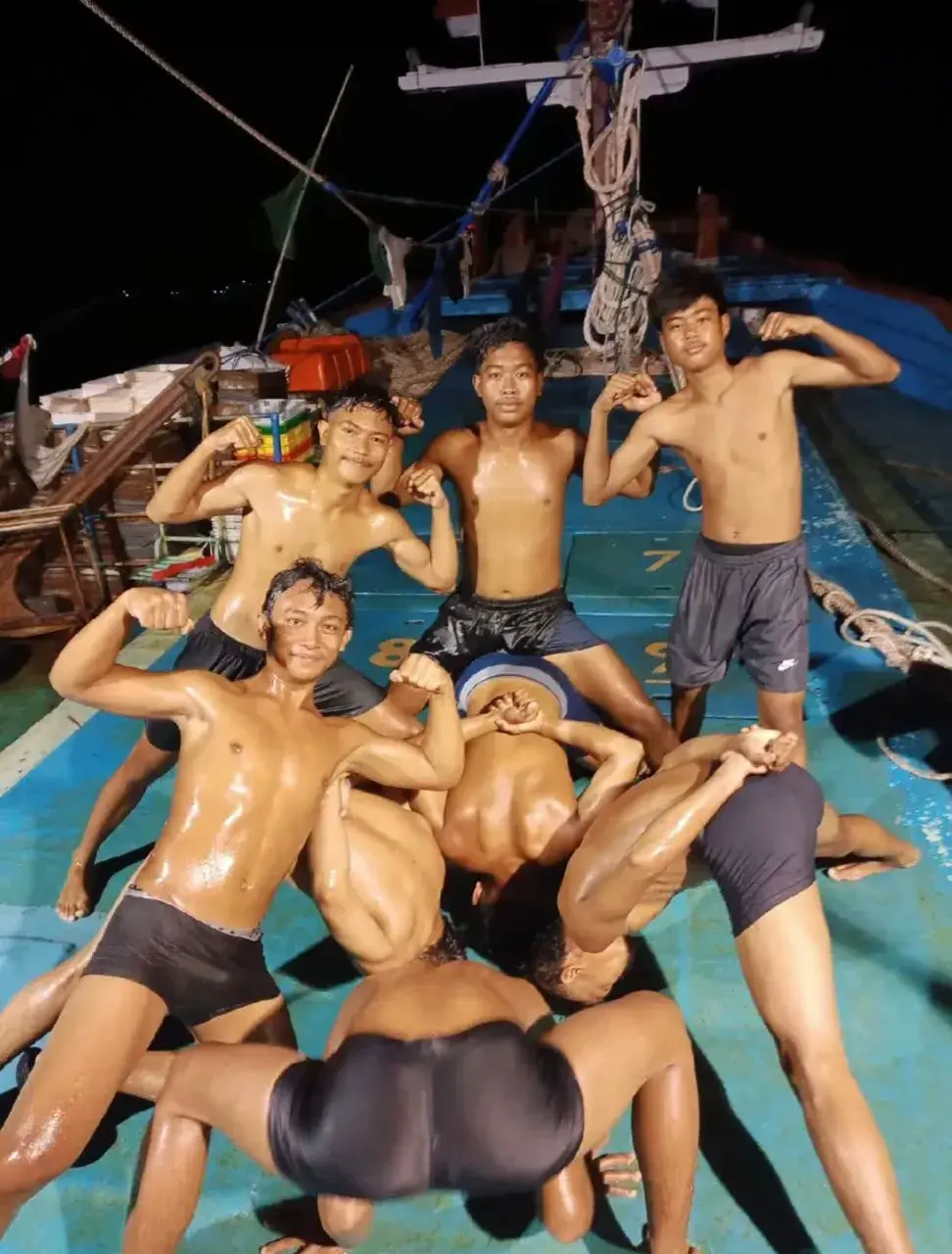 หนุ่มหาปลากับชีวิตบนเรือEp2