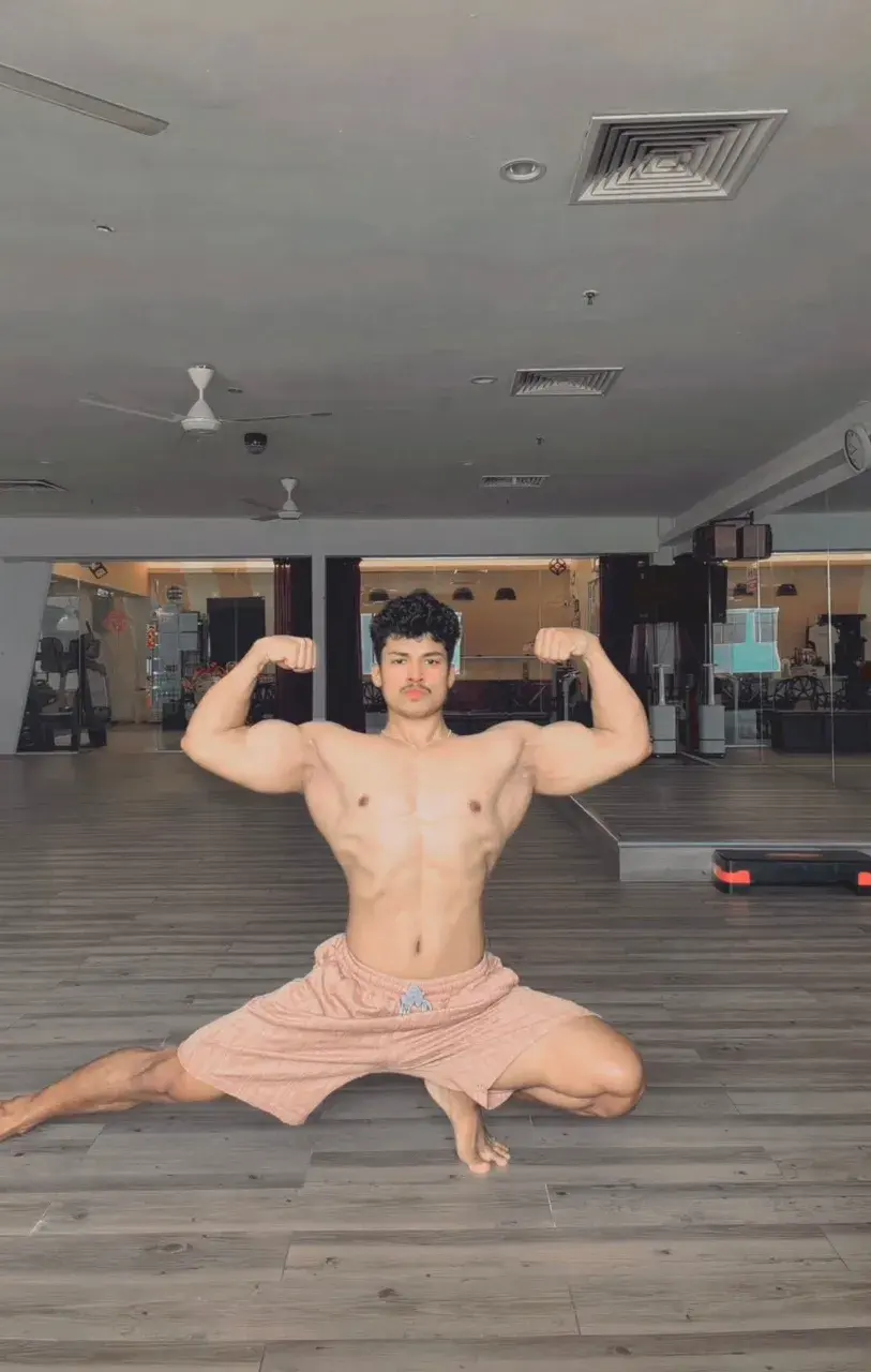 หนุ่มพม่า