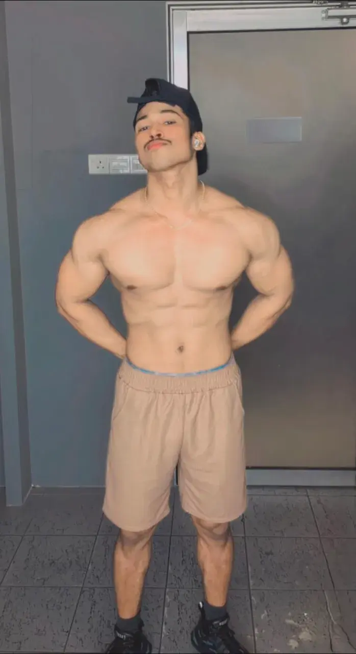 หนุ่มพม่า