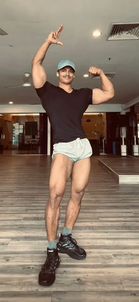 หนุ่มพม่า
