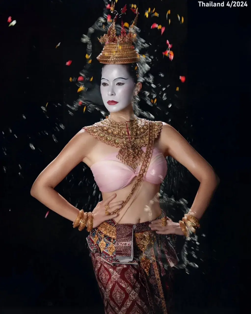 Thai Models in Ayutthaya Royal Attire 🇹🇭
