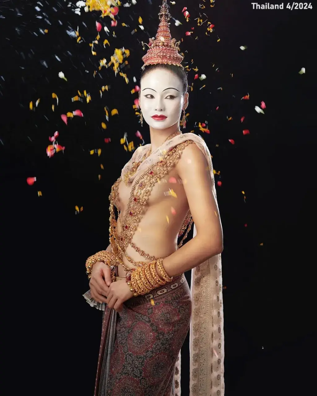 Thai Models in Ayutthaya Royal Attire 🇹🇭