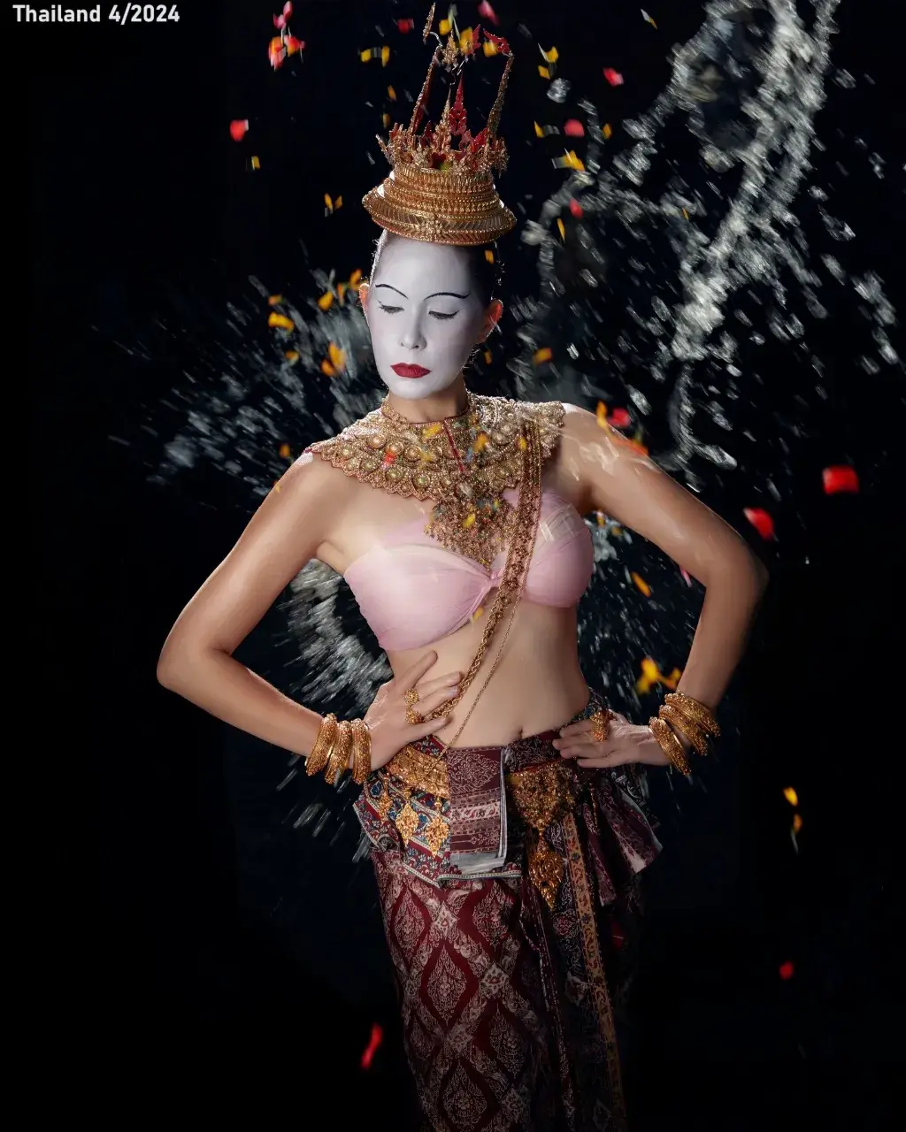 Thai Models in Ayutthaya Royal Attire 🇹🇭