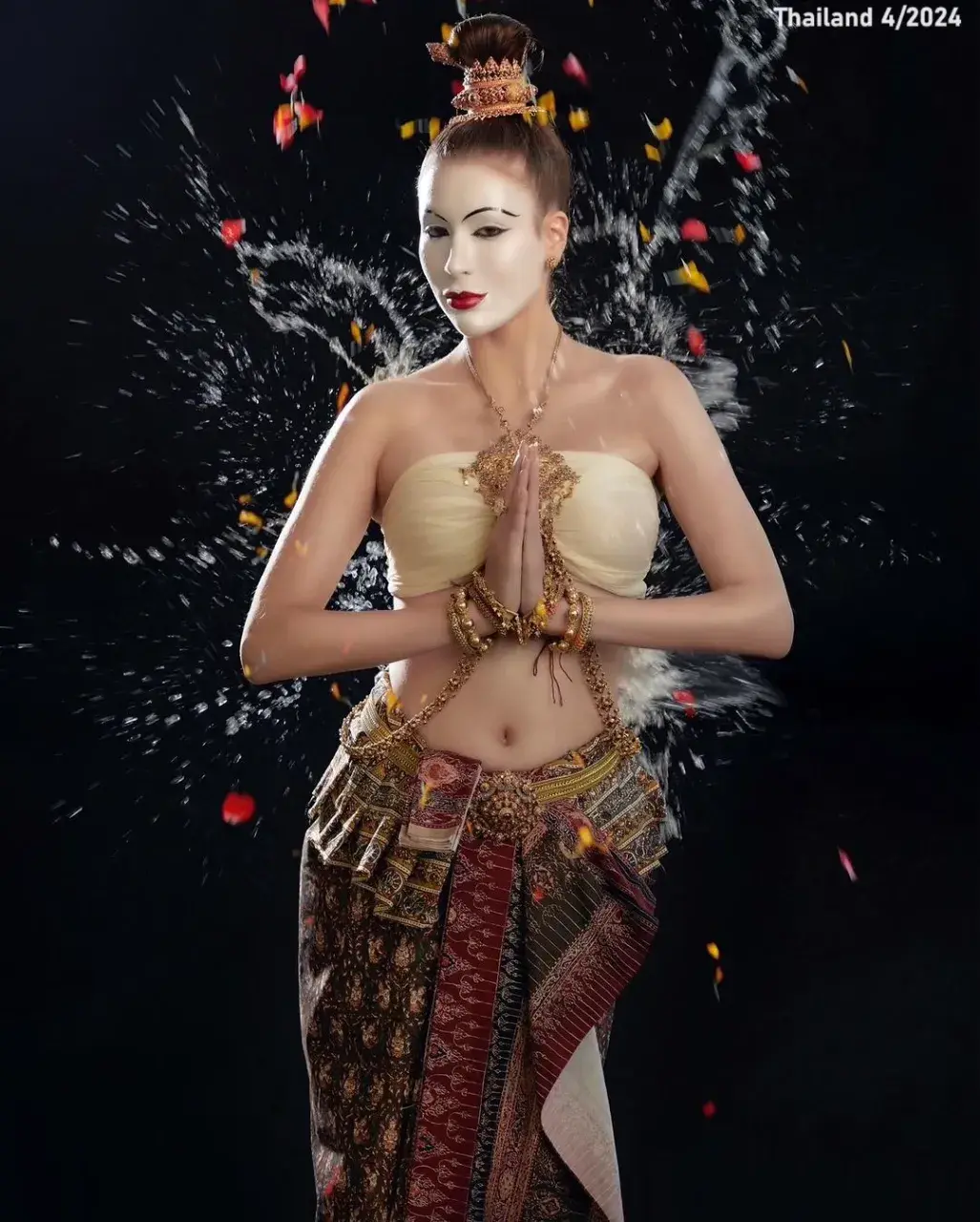 Thai Models in Ayutthaya Royal Attire 🇹🇭