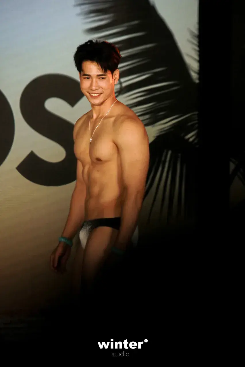 หนุ่มๆจากเวทีประกวด