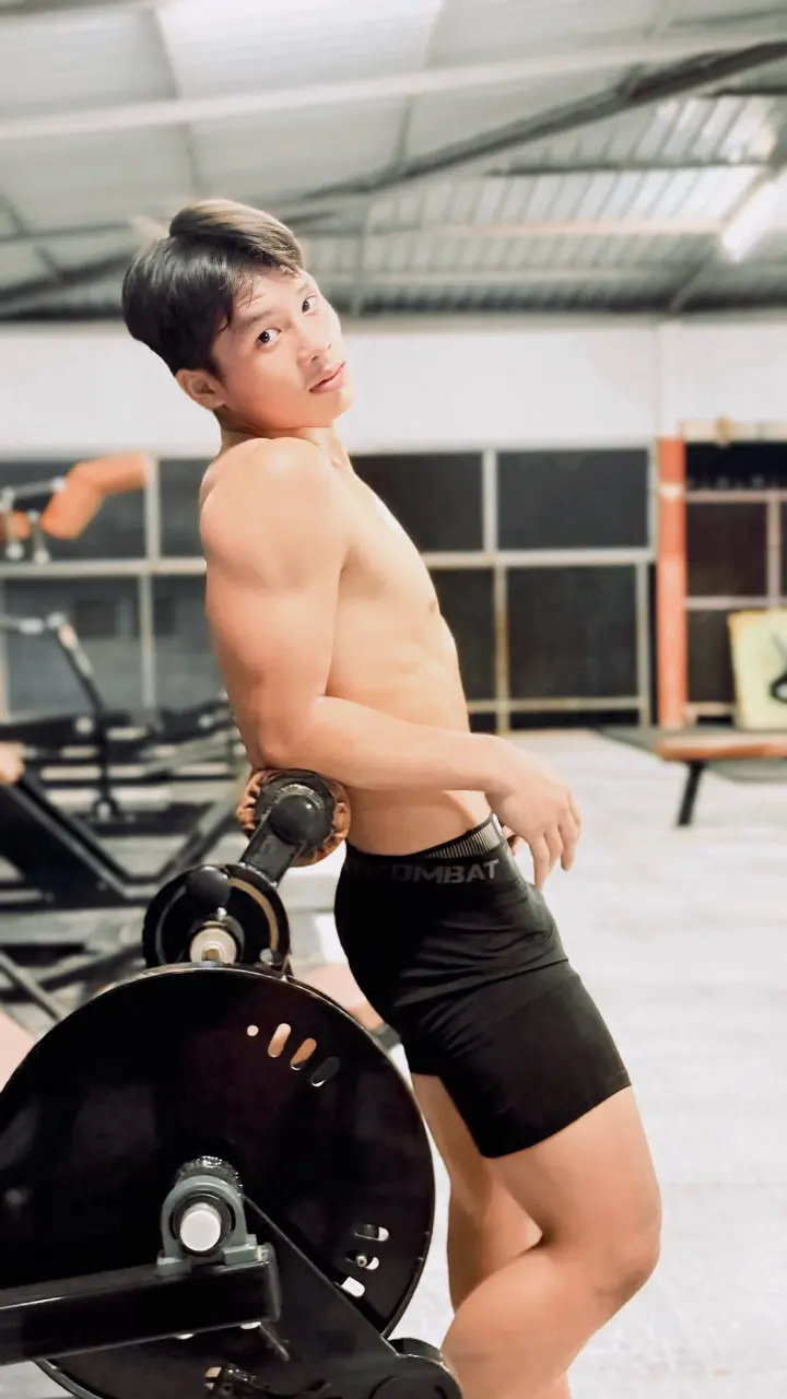ถอดโชว์เรือนร่าง 2973