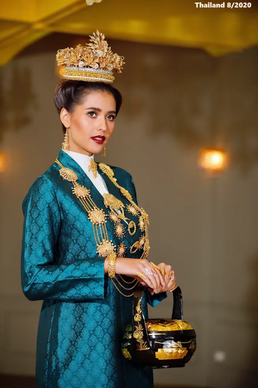 Anntonia Porsild in Baba Nyonya Dress 🇹🇭