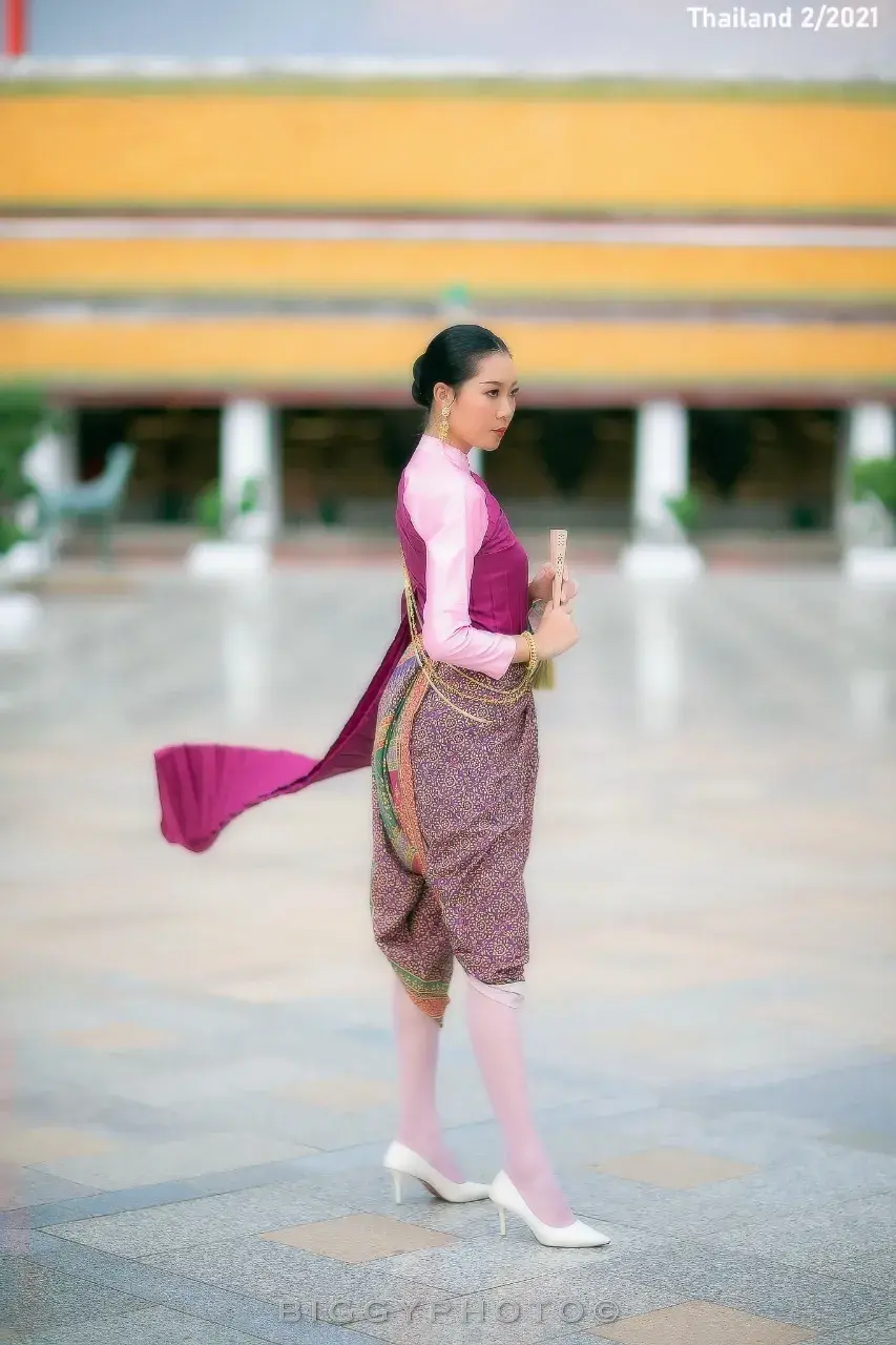 Model in Thai Dress of King Rama IV Period 🇹🇭