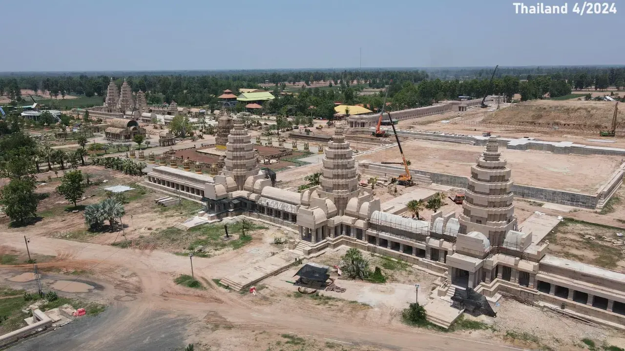 Sihanakhon at Wat Phu Man Fah, April 2024 🇹🇭
