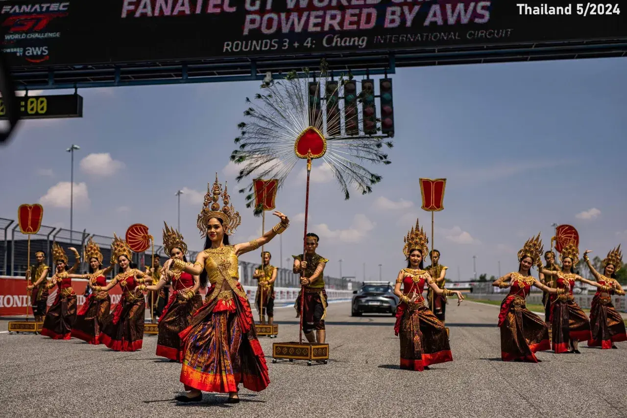 Thai Apsara Dance at GT World Challenge Asia 2024 🇹🇭