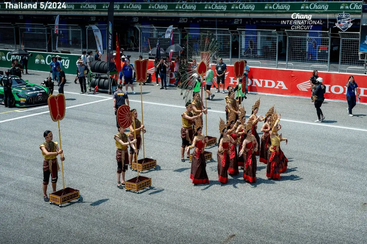 Thai Apsara Dance at GT World Challenge Asia 2024 🇹🇭