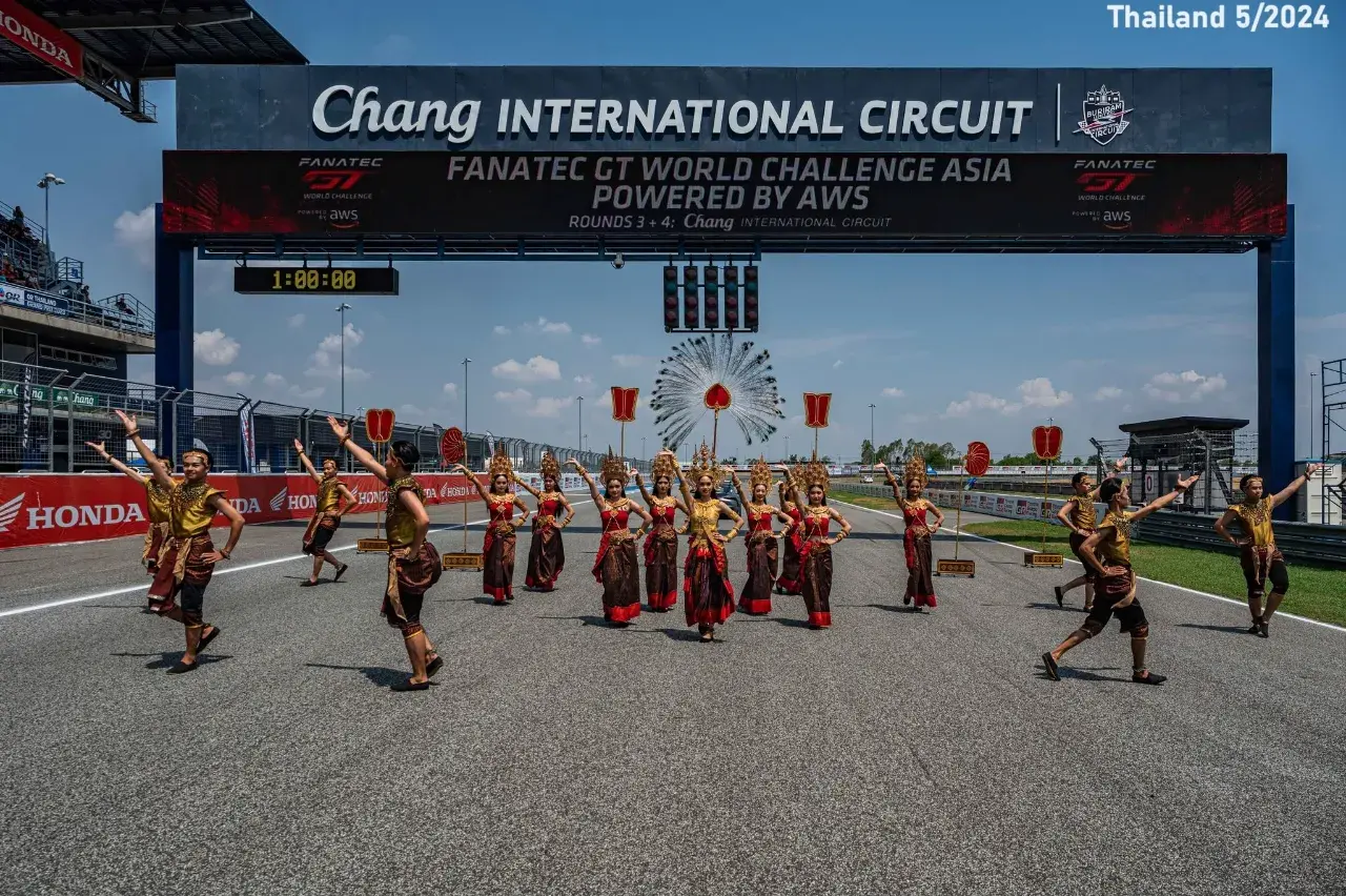 Thai Apsara Dance at GT World Challenge Asia 2024 🇹🇭