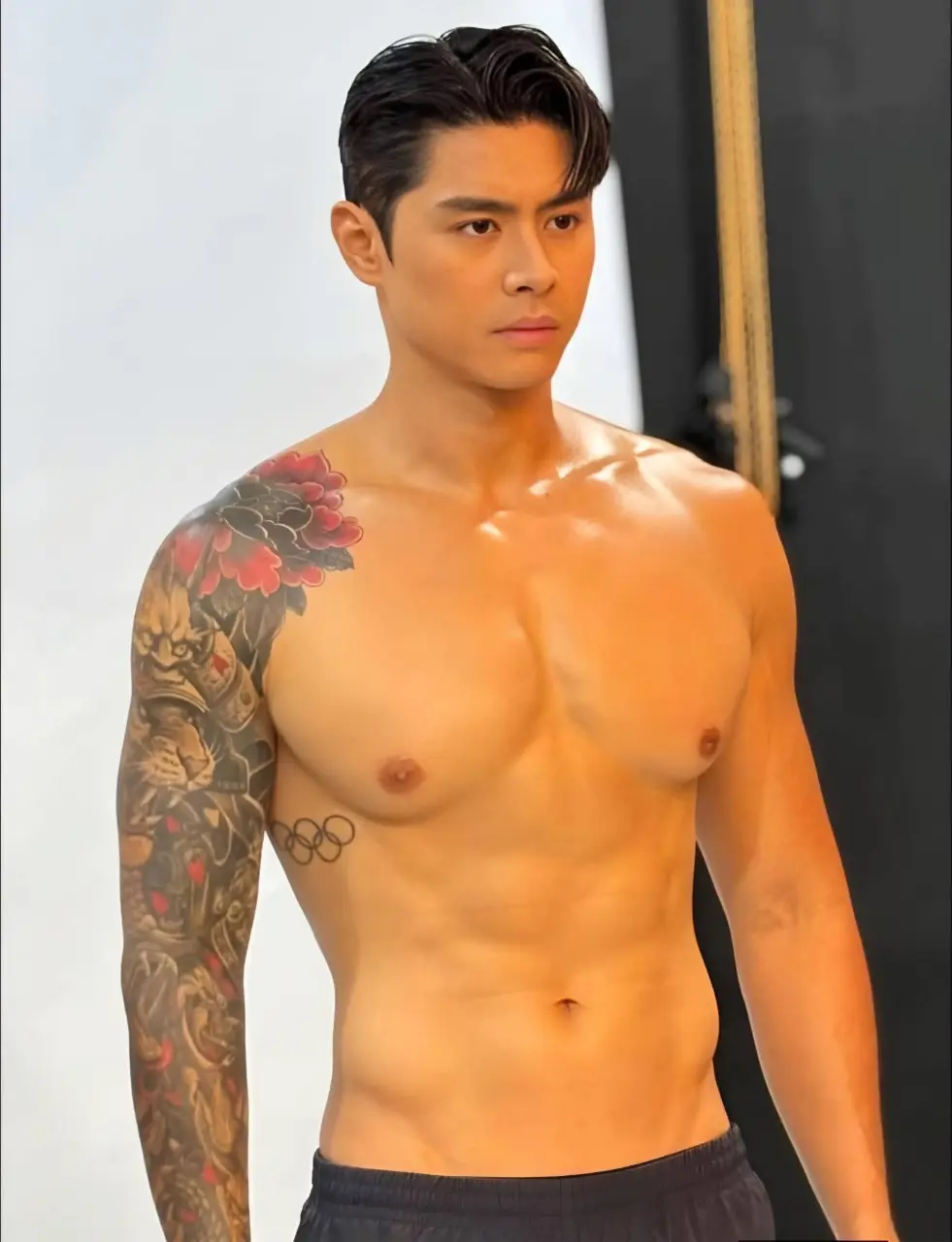 ถอดโชว์เรือนร่าง 2975
