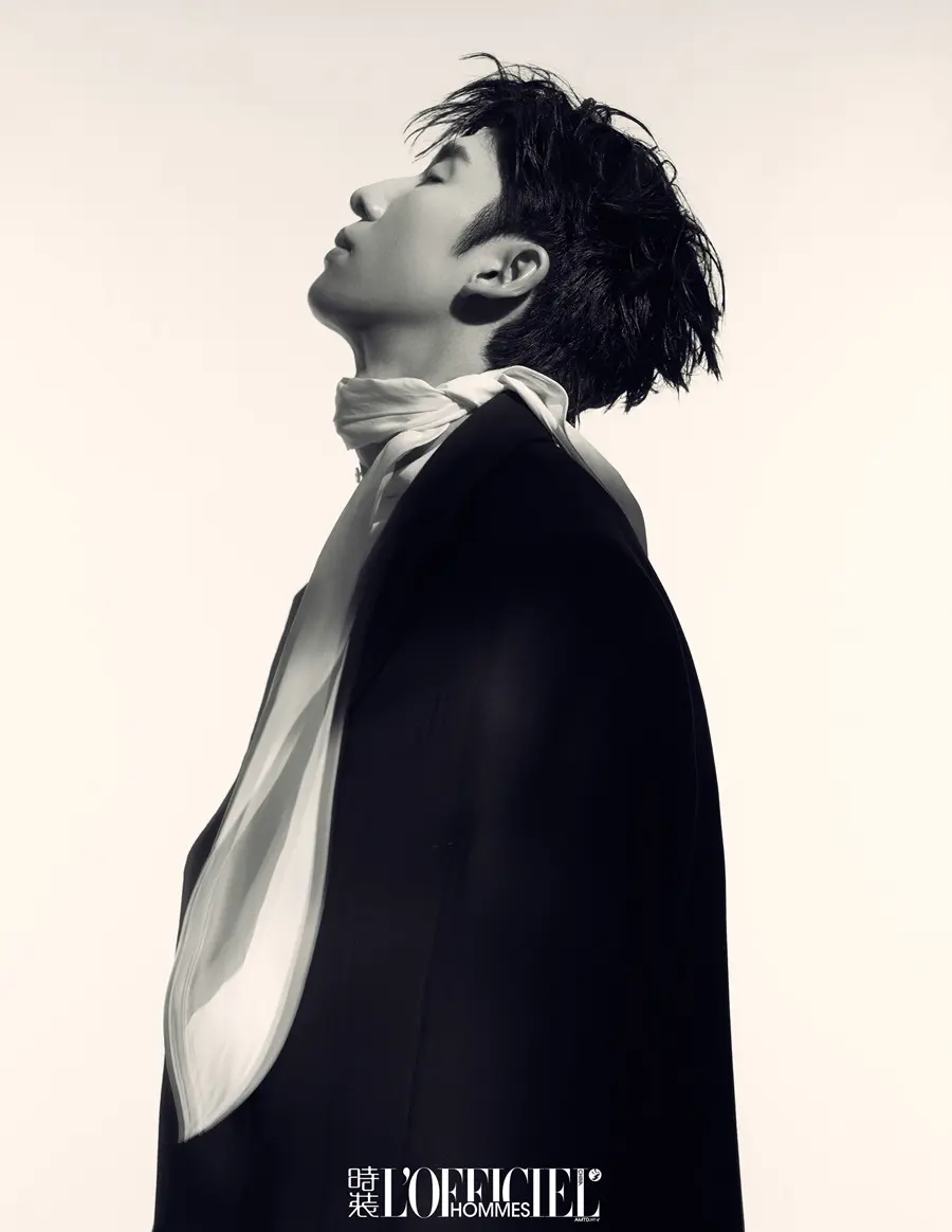 Lin Xiaojun @ L&rsquo;OFFICIEL HOMMES China May 2026
