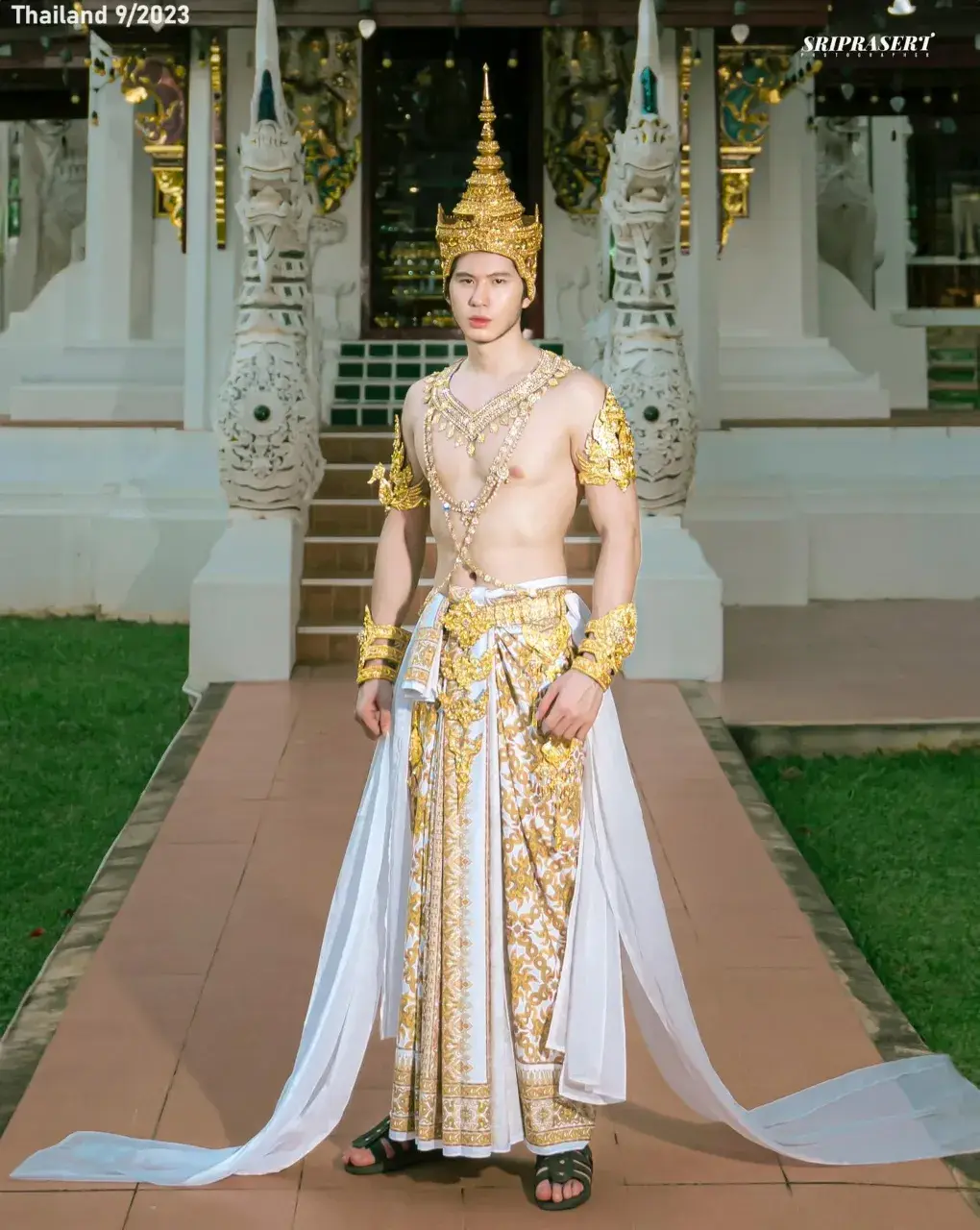Indonesian Guy in Thai Costume 🇮🇩🇹🇭