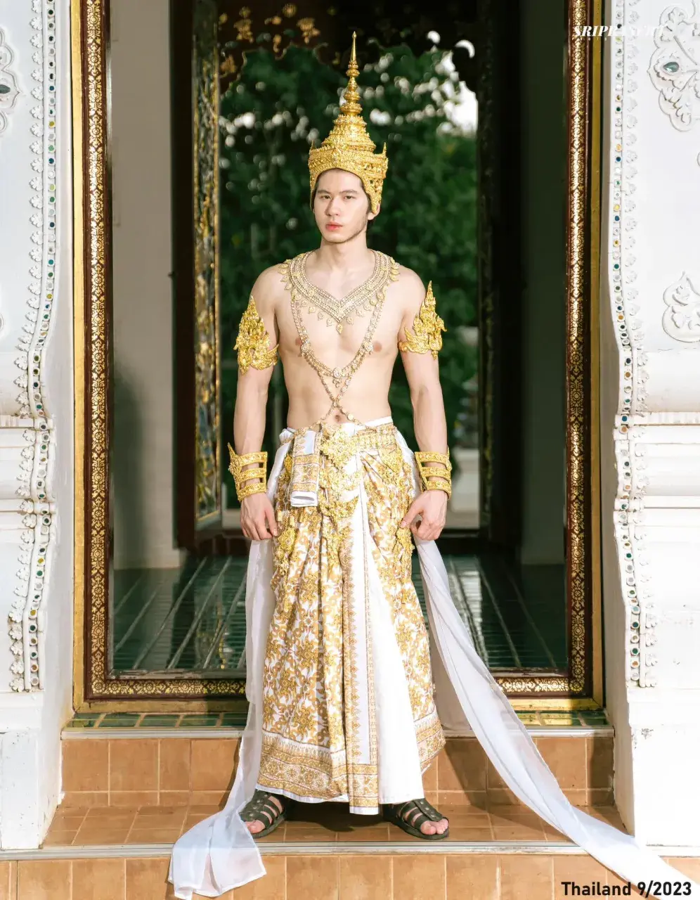 Indonesian Guy in Thai Costume 🇮🇩🇹🇭