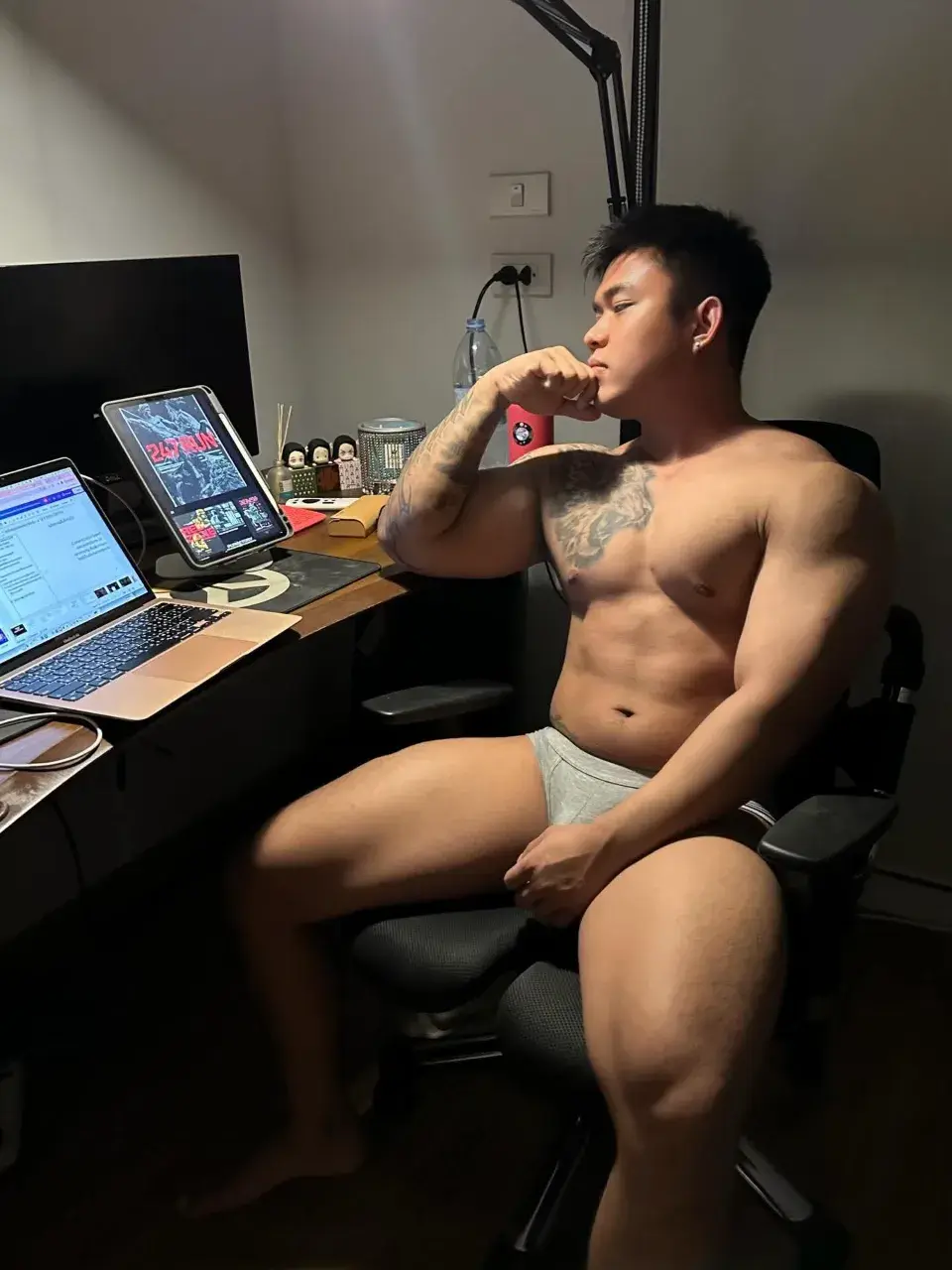 จำได้มั้ยยย หนุ่มหล่อดาวทวิตชื่อดัง
