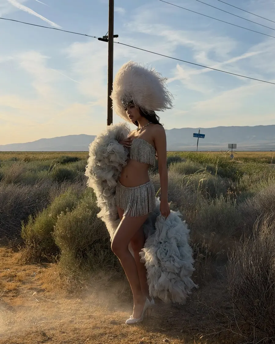 Lisa @ VANITY FAIR Summer 2026