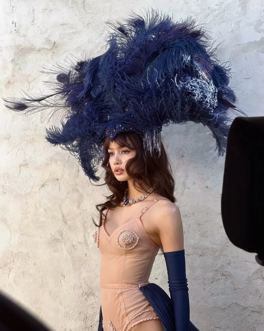 Lisa @ VANITY FAIR Summer 2026
