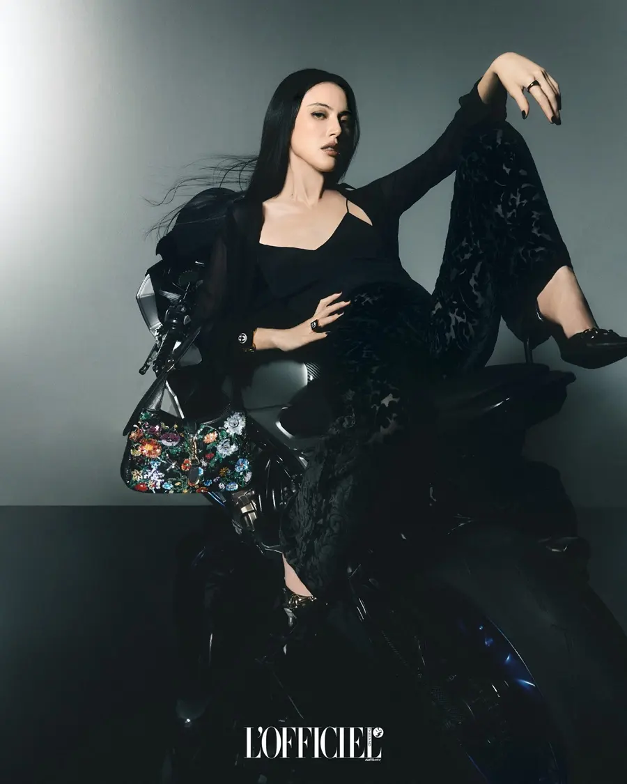 ใหม่-ดาวิกา @ L&rsquo;OFFICIEL Thailand April-June 2026