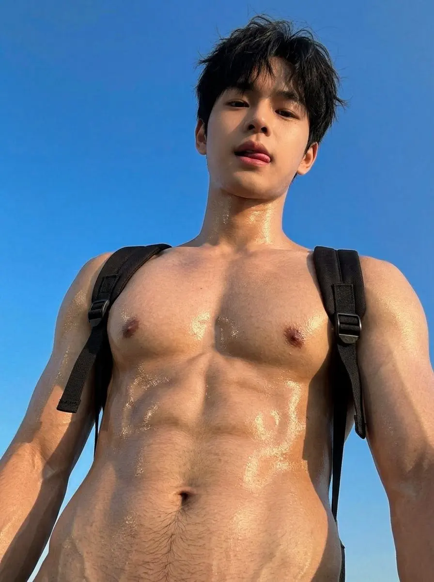 Selected Images from Thai Top Ai