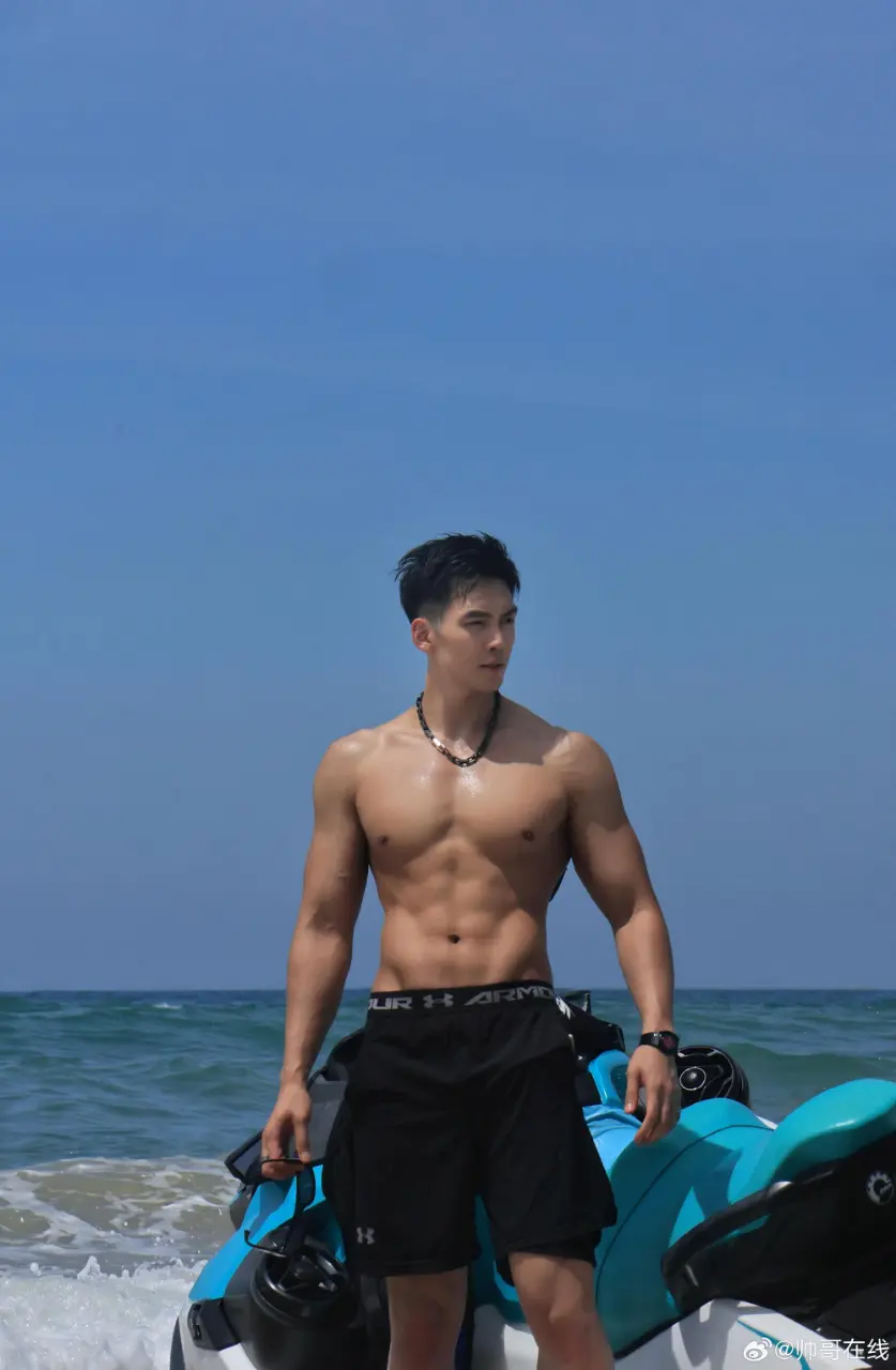Model & Video Creator : 叶子涵Zion
