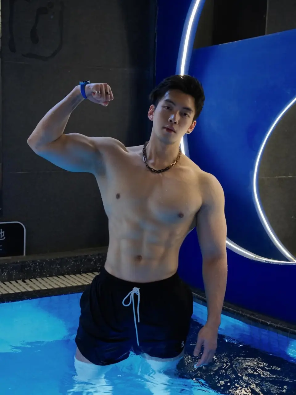 Model & Video Creator : 叶子涵Zion