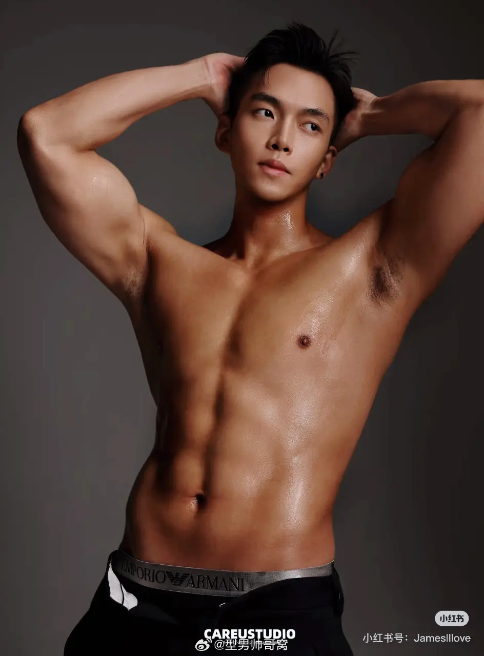 Model & Video Creator : 叶子涵Zion
