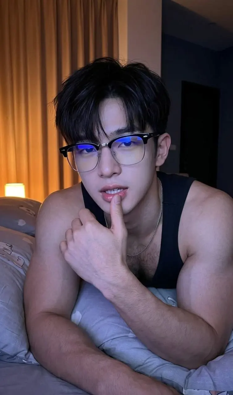 Model : Lucas Kim